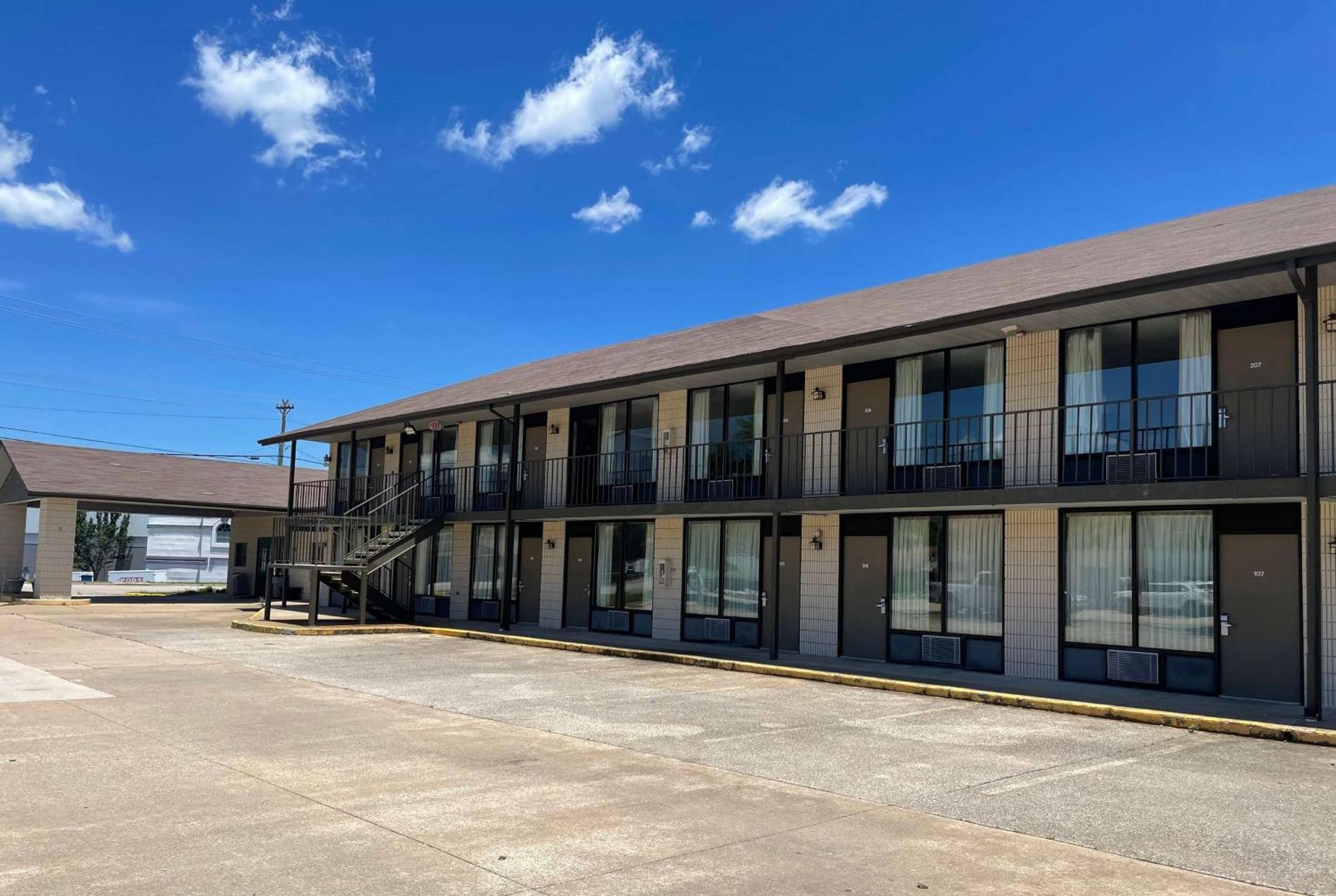 Ramada By Wyndham Branson Theatre District Hotel Exterior photo