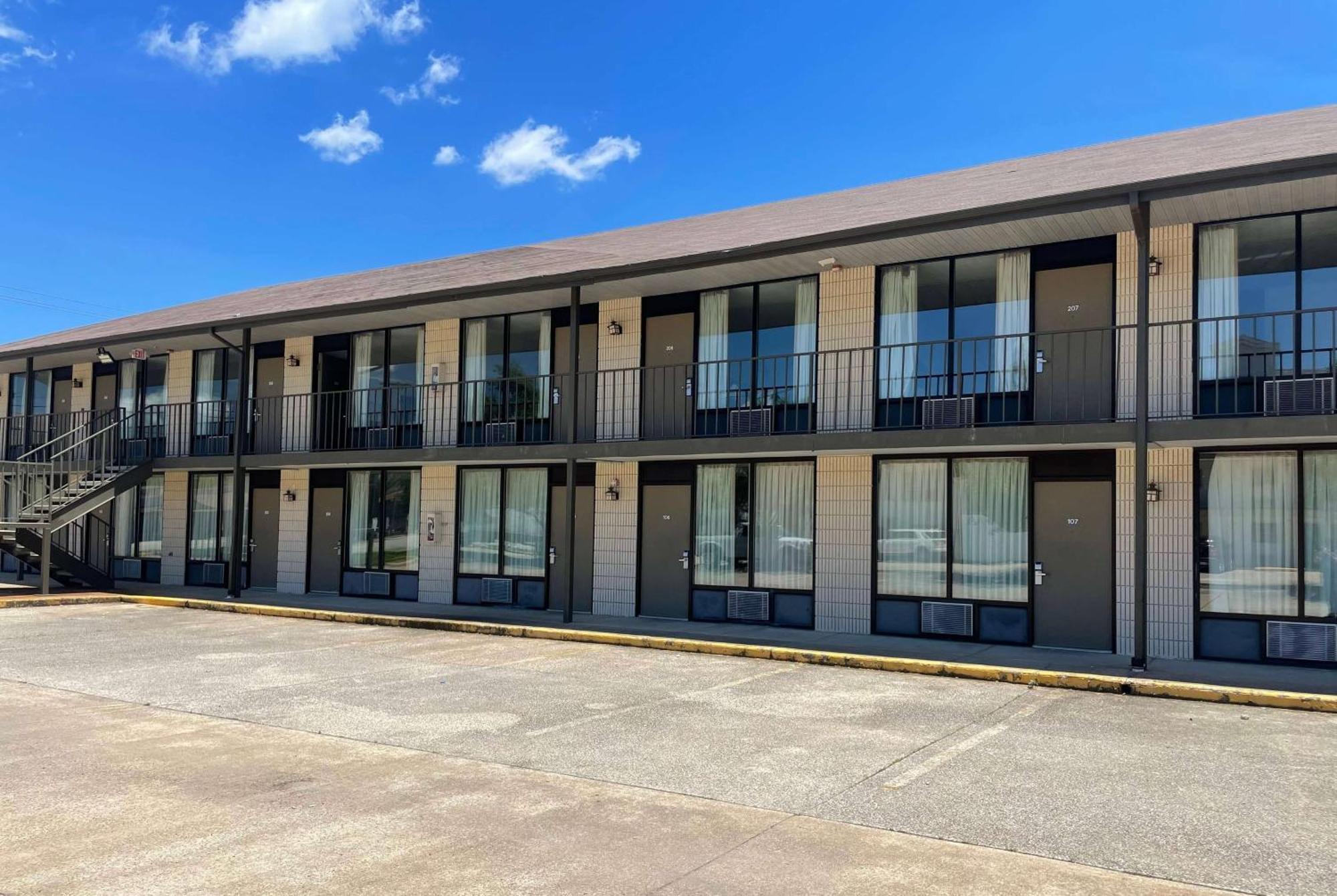 Ramada By Wyndham Branson Theatre District Hotel Exterior photo