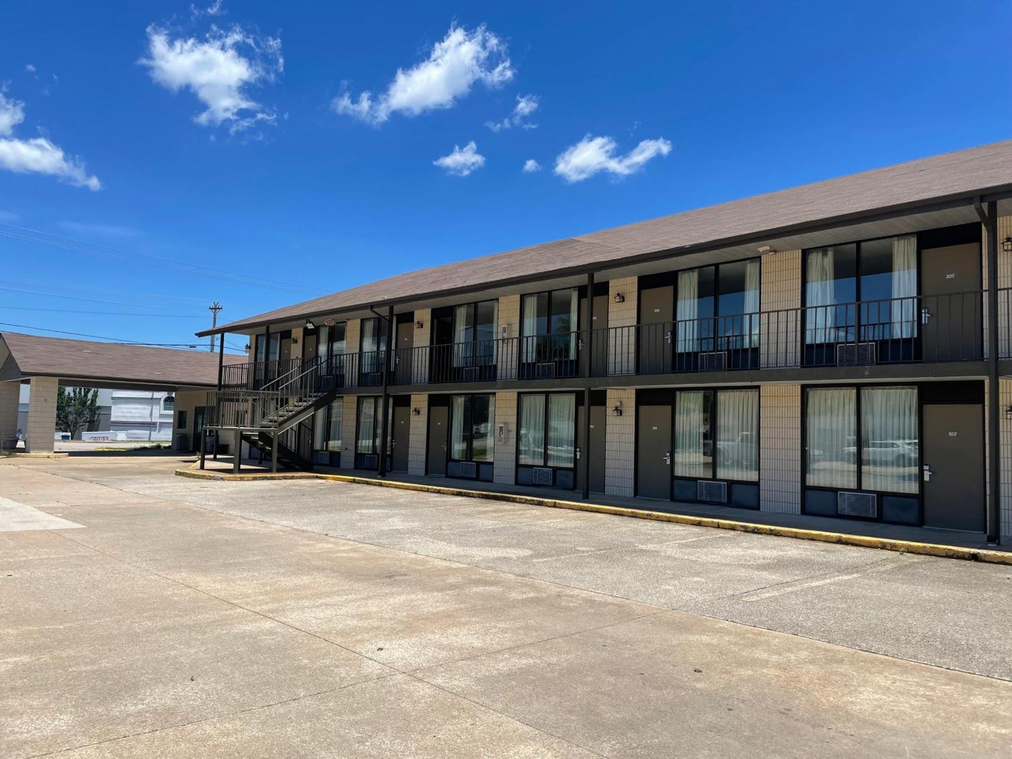 Ramada By Wyndham Branson Theatre District Hotel Exterior photo